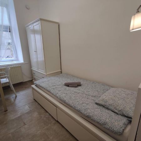 Room With Privat Shower In 3 Rooms Apartment Βιέννη Εξωτερικό φωτογραφία