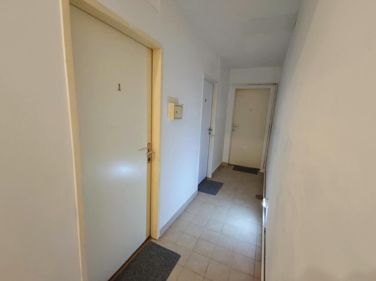Room With Privat Shower In 3 Rooms Apartment Βιέννη Εξωτερικό φωτογραφία